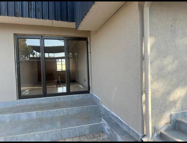 BUSINESS PROPERTY TO RENT IN RASLOUW